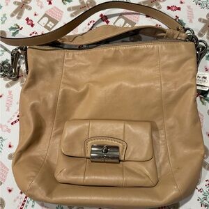 Coach Vintage, Elegant Tan Leather Shoulder Bag